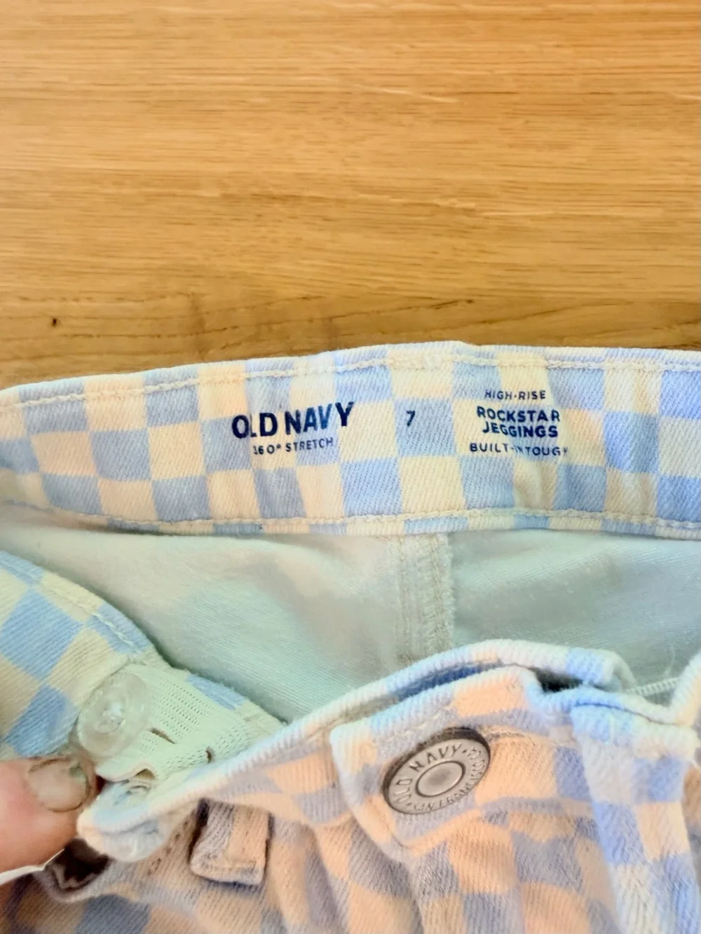 old navy size 7 Kids Checkerboard Stretch jeans - Light Blue and White